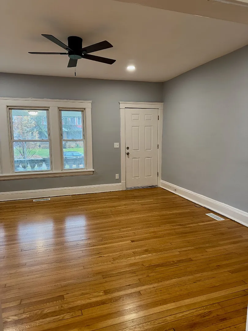 2407 Woodmere Dr - 2409 — Photo 3