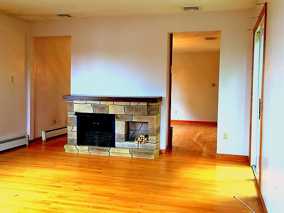 5th image of 30 Westminster Ave