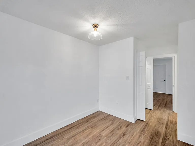 2366 Shelley St #14 — Photo 16