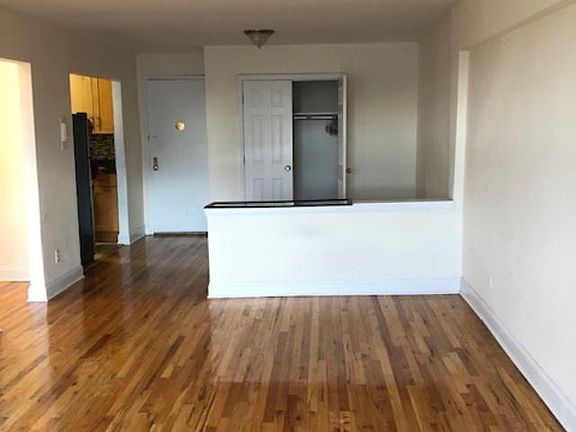 5th image of 465 E 7th St APT 7L