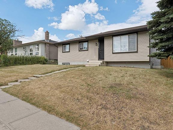 3rd image of 4666 Marbank Dr NE