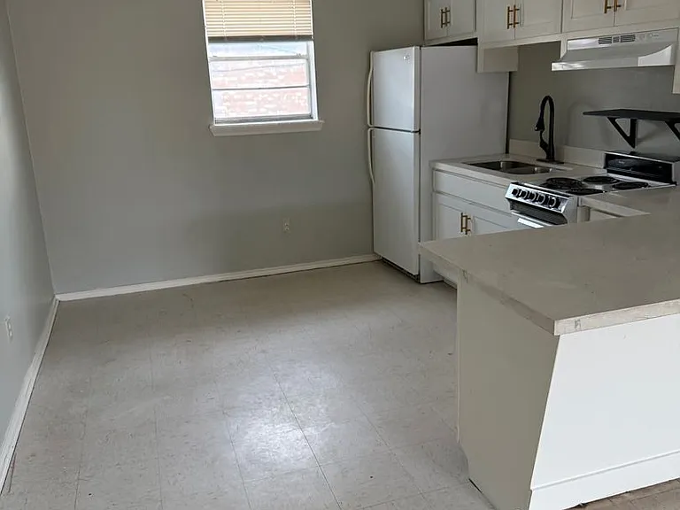 207 S Sugar Rd — Photo 3