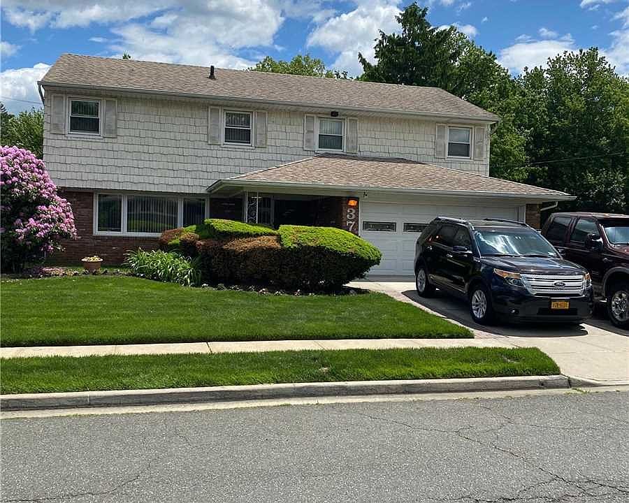 1st image of 37 Willowbrook Ln