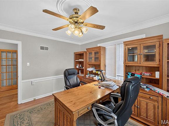 4th image of 9015 Gravois Rd