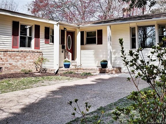 4th image of 297 Malden Ln