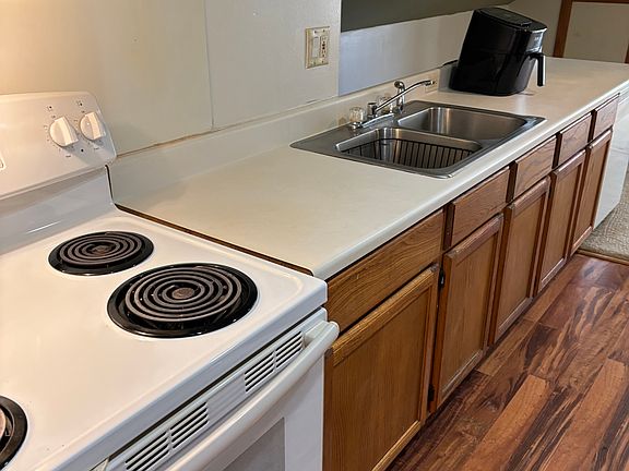2nd image of 609 N Raynor Ave #2