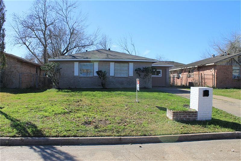 1st image of 3107 Trail Lake Dr