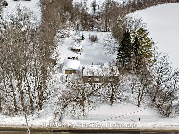 5th image of 1781 Klondike Park Rd