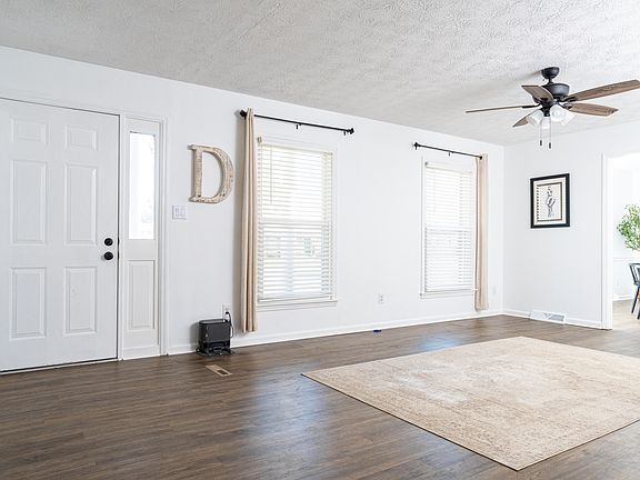 3rd image of 103 Ironwood Dr