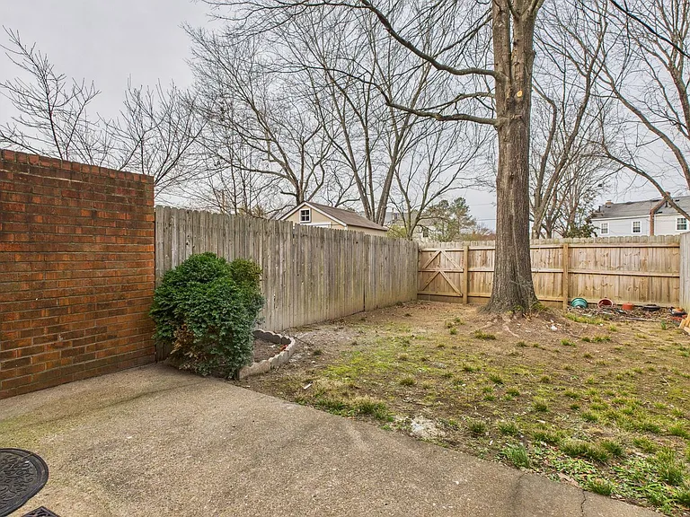 2222 Brightmoor Ct — Photo 16