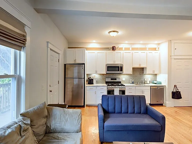 68-70 Moseley St #4 — Photo 5