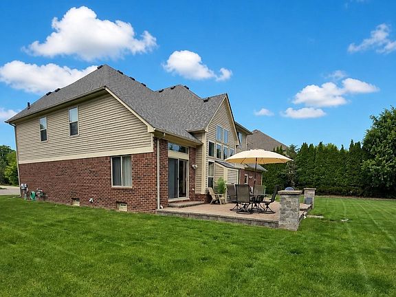 4th image of 59746 Beechwood Dr