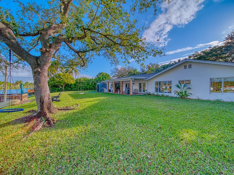 12620 SW 114th Ave — Photo 20