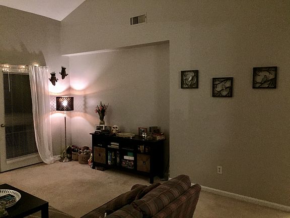 3rd image of 8 Creekside Ln #8
