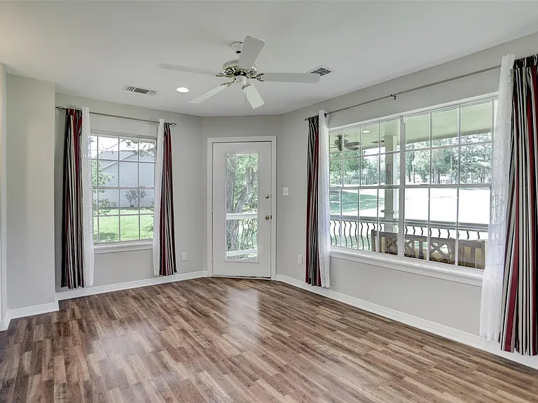 112 Harbour Town Dr — Photo 29