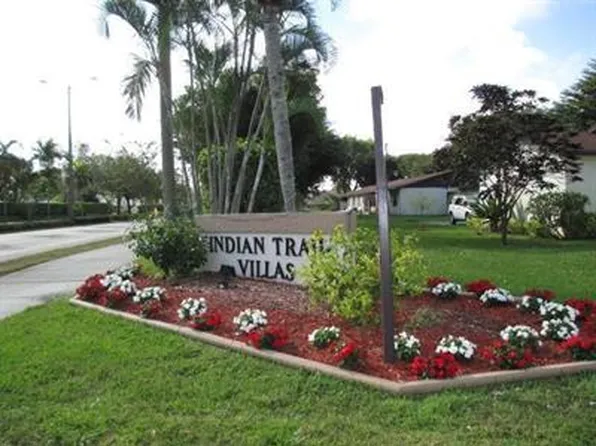 36 Mahoris Dr, Royal Palm Beach, FL 33411