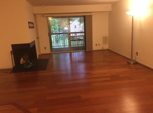 5835 Cove Landing Rd APT 303, Burke, VA 22015