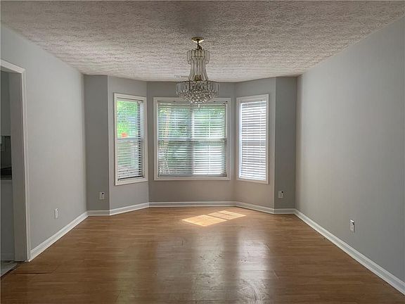 4th image of 2795 Woodbine Hill Way