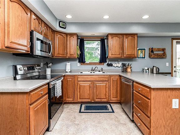 3rd image of 1406 NW North Creek Dr