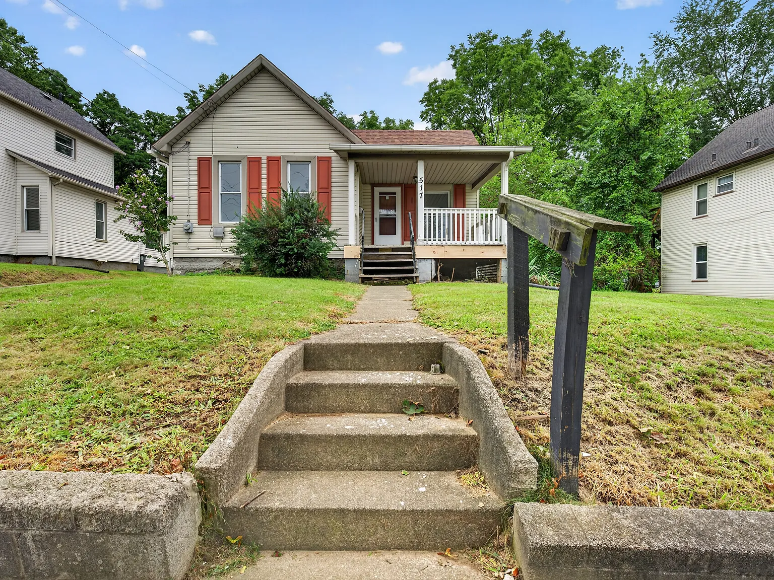 3 bed, 1008 sqft, $1,295 — Photo 1