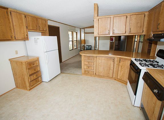 2nd image of 275 Burnett Ave Spc 119