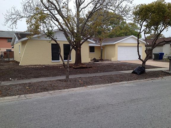 3rd image of 14998 Cromwell Dr