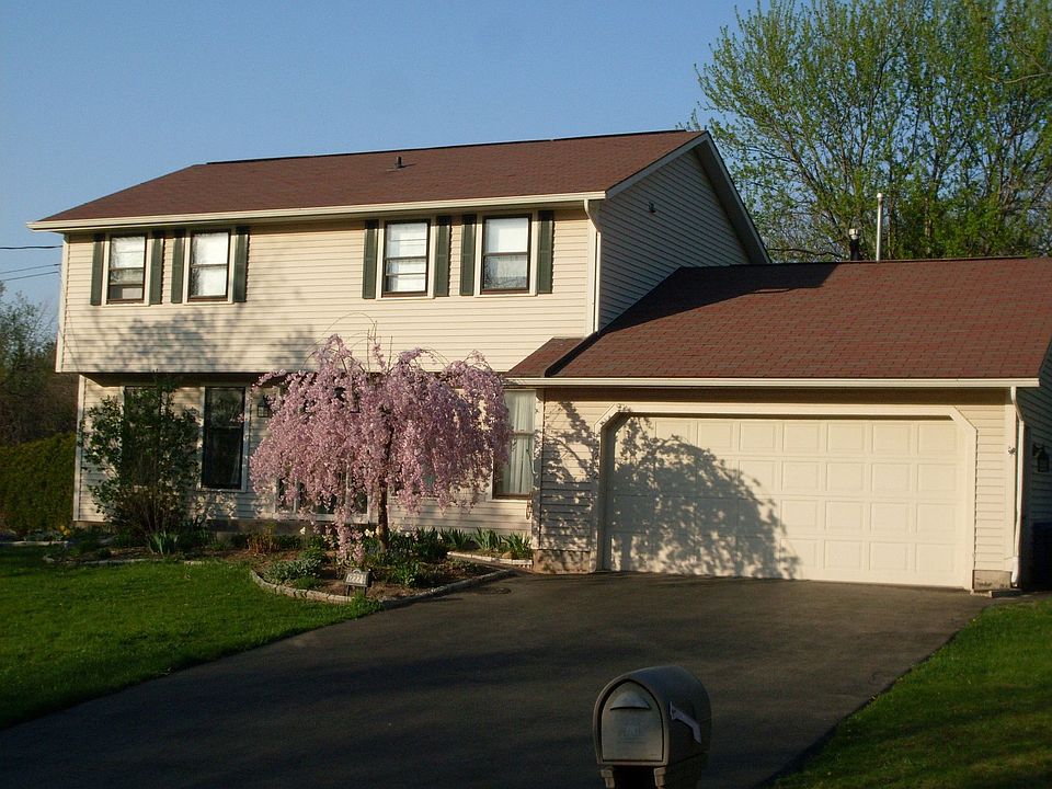 4 BR Colonial