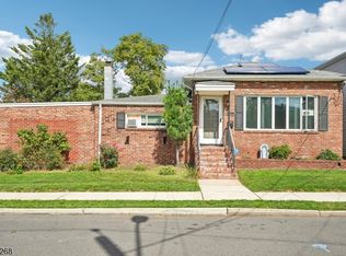 933 Mccandless Pl, Linden City, NJ 07036