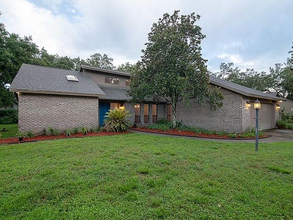 4th image of 34494 Cedarfield Dr