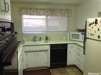3rd image of 6332 Leaf Ave