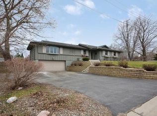 796 Hokah Ave, Mendota Heights, MN 55120