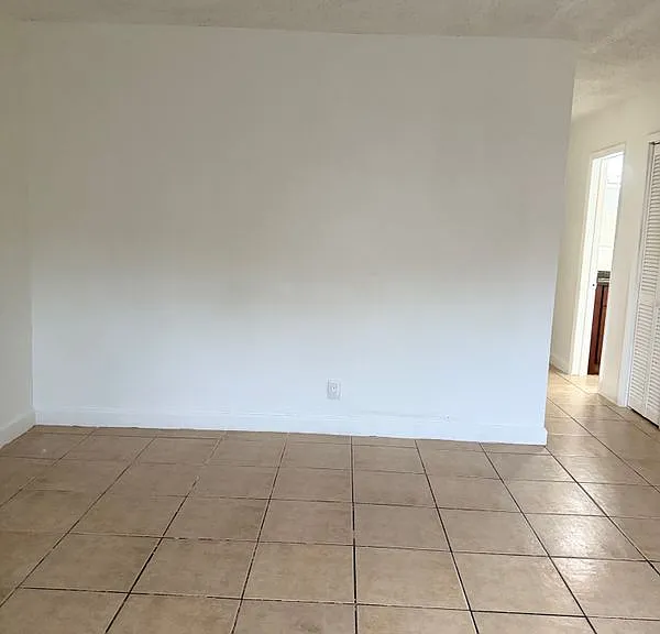 5224 NW 16th St #3 — Photo 9