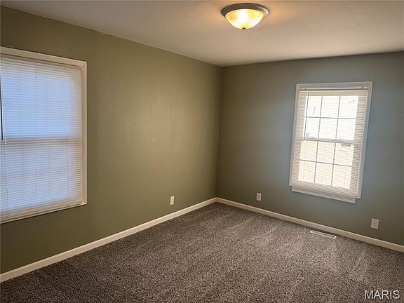 5th image of 17 Randolph Dr