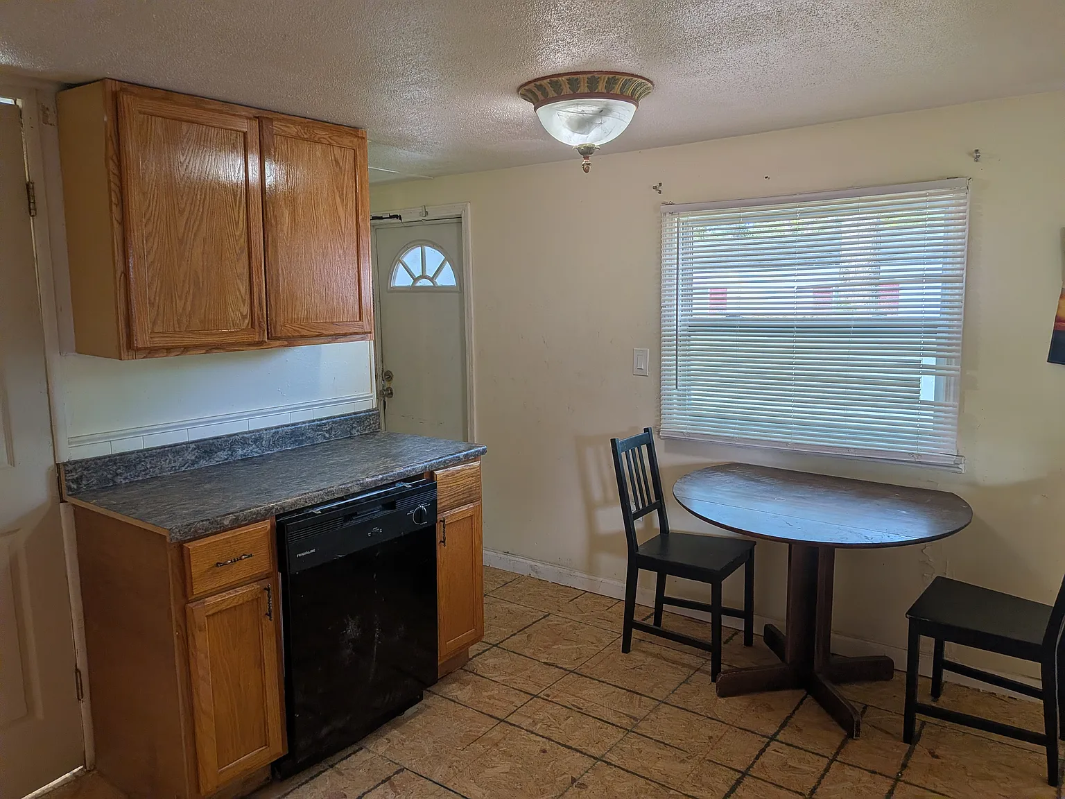 2 bed, $1,175 — Photo 4