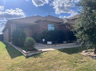 9325 Castorian Dr, Fort Worth, TX 76131