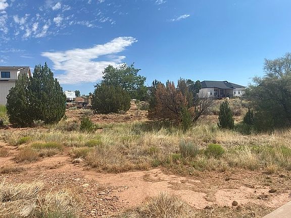 2nd image of 1862 W Prairie Rd