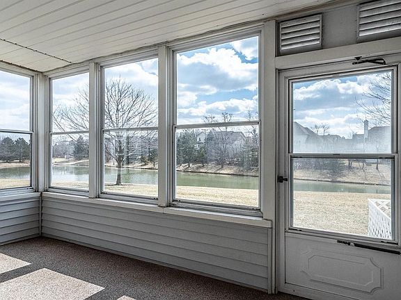 3rd image of 1727 Weatherstone Dr
