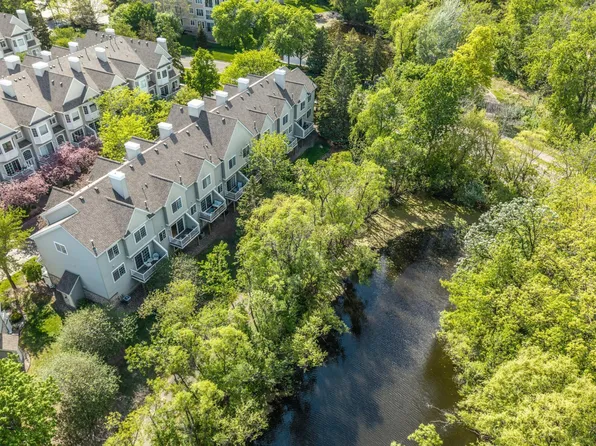 713 Fairfield Cir, Minnetonka, MN 55305