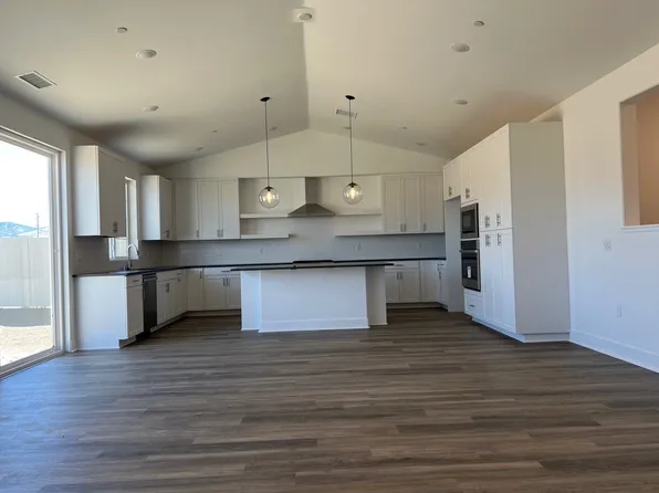1840 Vincent Dr, Palmdale, CA 93551