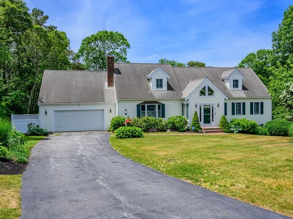 29 Water View Cir, Barnstable, MA 02630