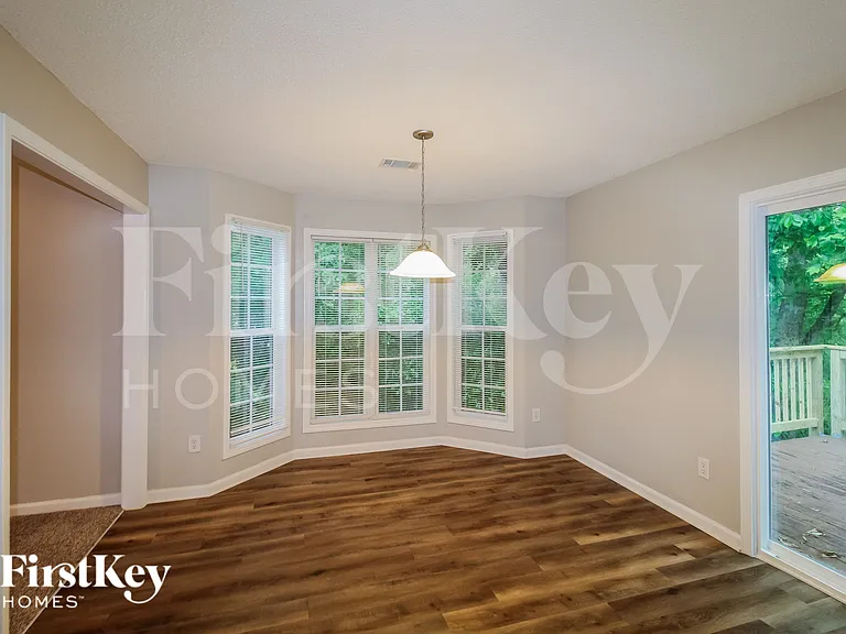 5354 Crown Oaks Dr — Photo 3