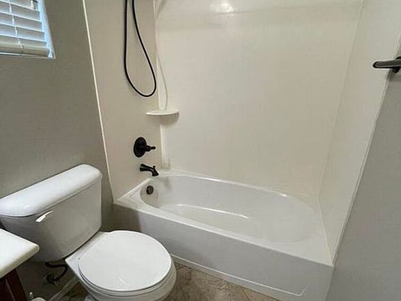 4th image of 4108 E Velasco St