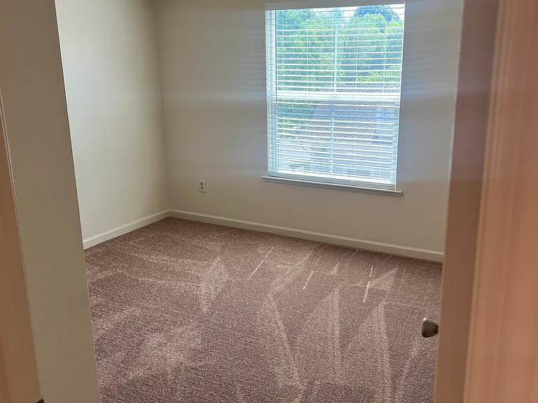 4319 Railroad Ave #6 — Photo 9