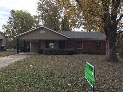 1st image of 1839 Custer Dr