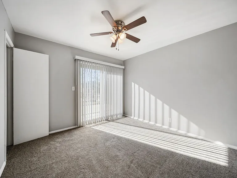 Beautiful Apartments in the heart of Brookside — Photo 35