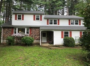 14 Hampshire Ln, Simsbury, CT 06070