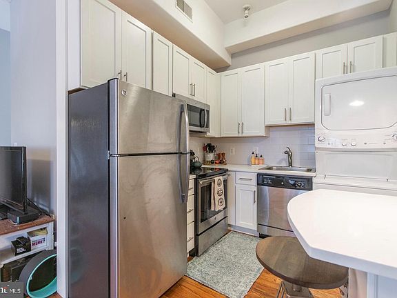5th image of 729 S 12th St APT 200