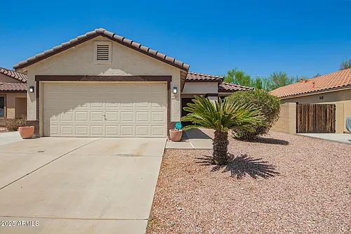 3032 W Red Fox Rd Photo 1