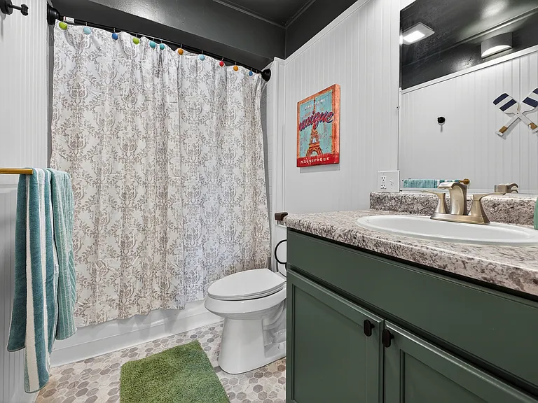 700 Broadway Ave NW #1 — Photo 33