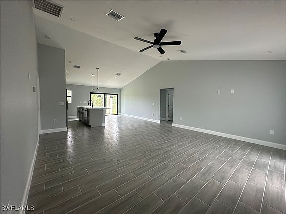 4th image of 1043 Manta Ave S